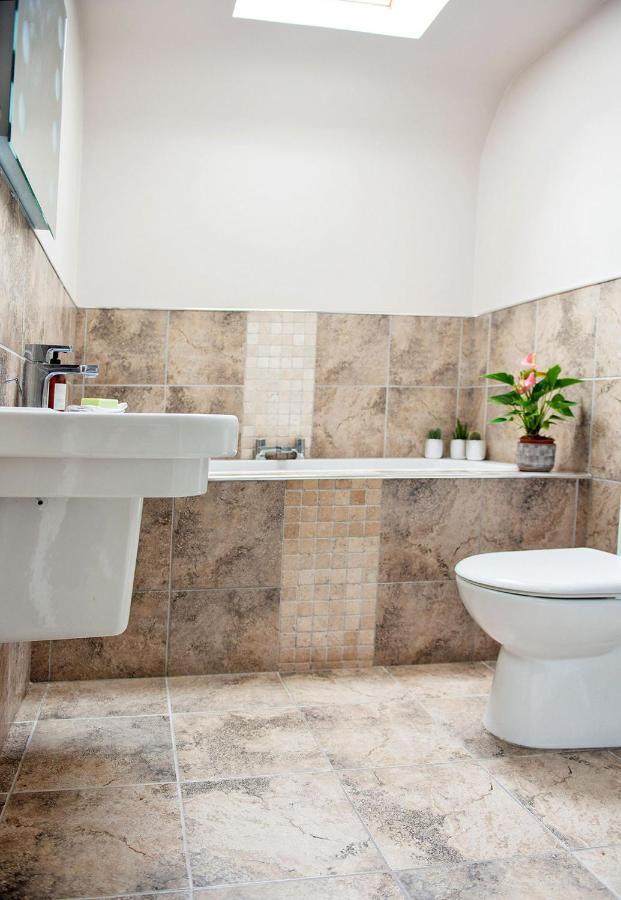 Unique 2 Bedroom In Flat Kirriemuir - Scotland المظهر الخارجي الصورة